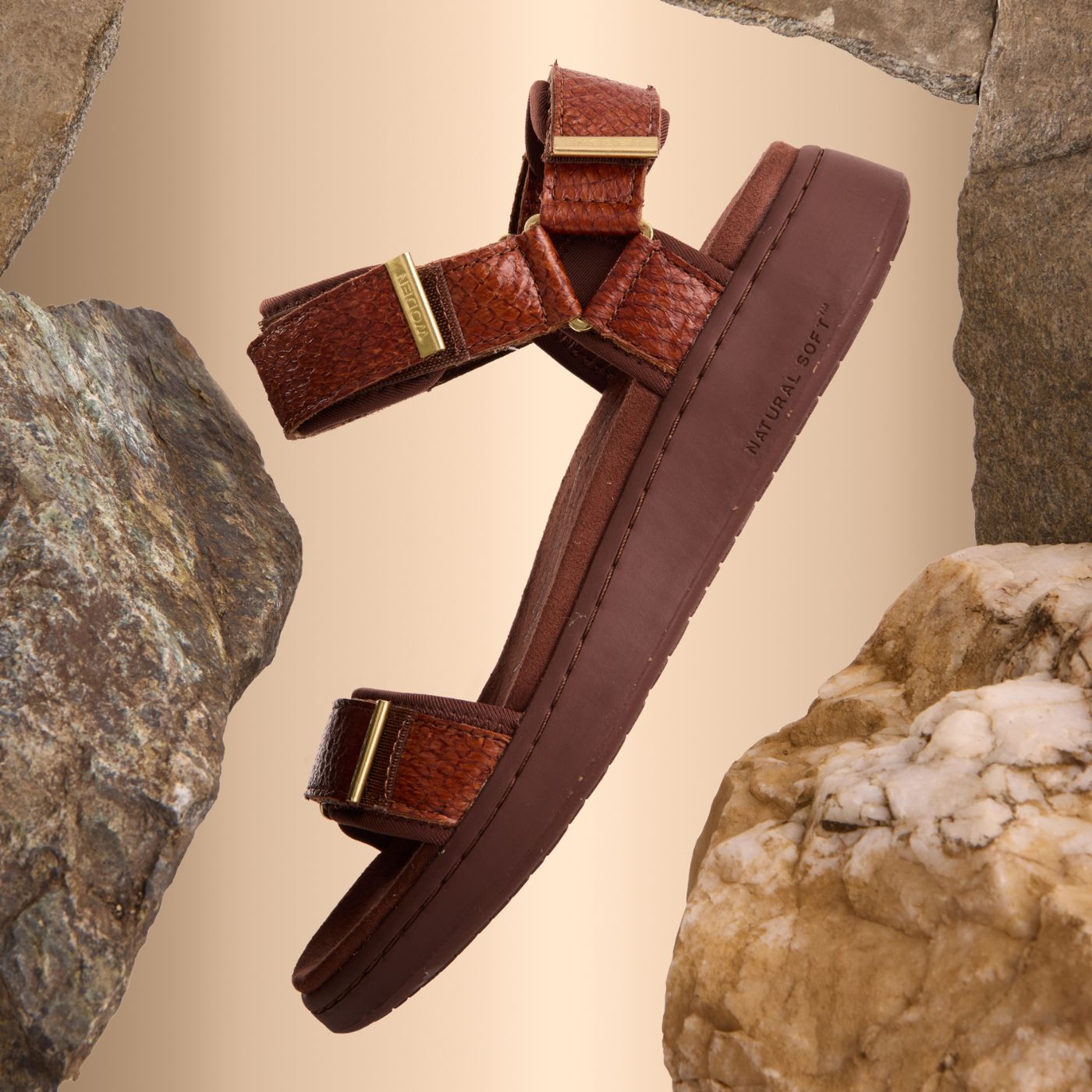WODEN Line Fish Sandals 067 Brown